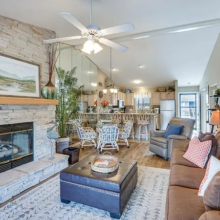 Lakefront Osage Beach Abode With Grill And Pool Access